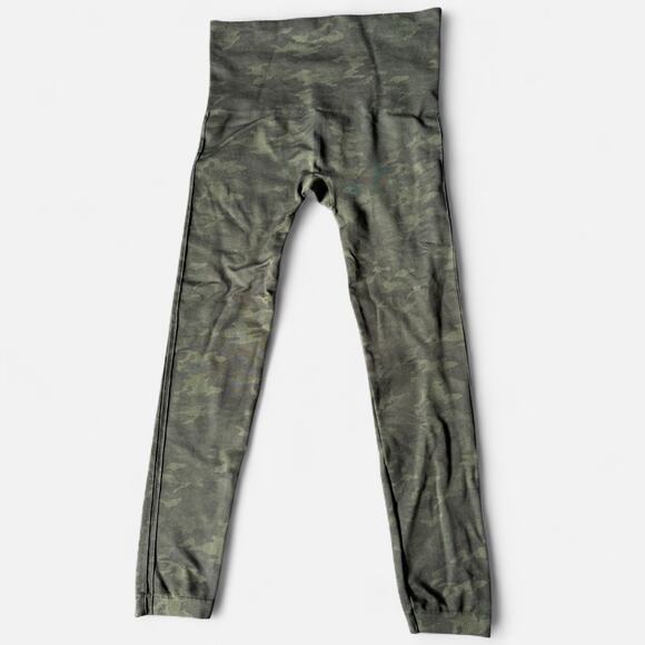 SPANX Pants - Spanx Look At Me Now seamless camo leggings – green 1X